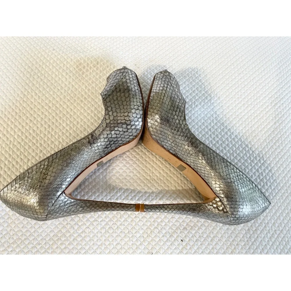 BADGLEY MISCHKA Silver Python Evening Black Tie Heels Shoes Size 8